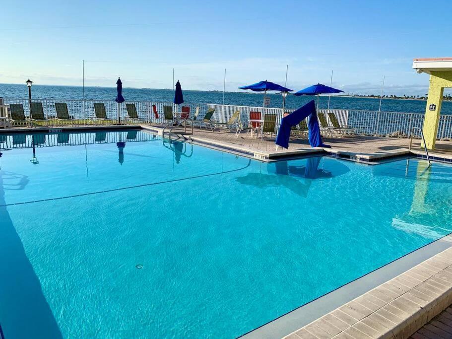 Villa On The Rocks Tampa Exterior foto
