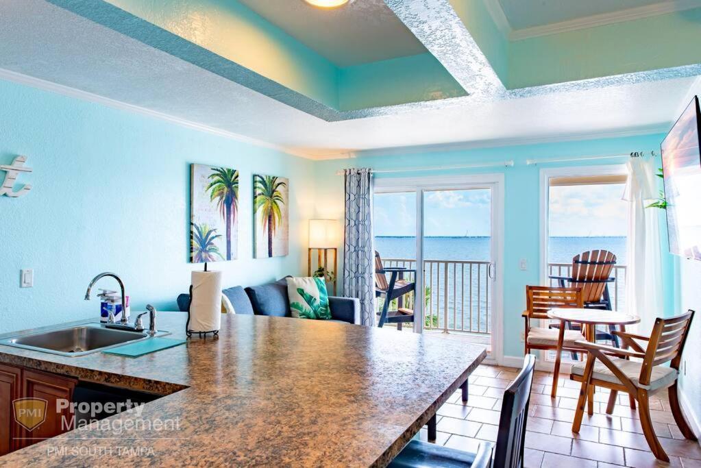 Villa On The Rocks Tampa Exterior foto