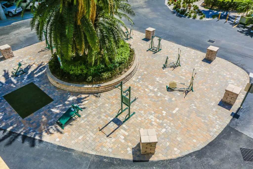 Villa On The Rocks Tampa Exterior foto
